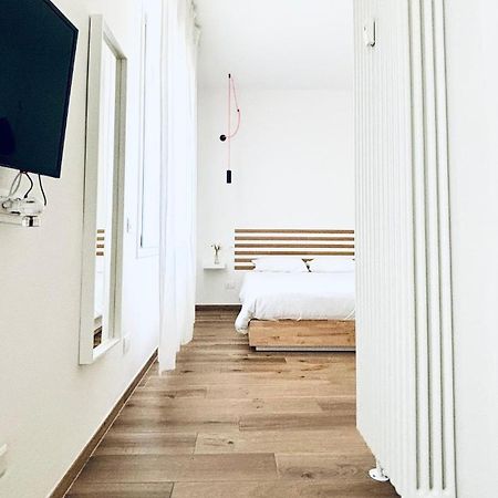 M4 White Monolocale Moderno E Funzionale Apartment Scandicci Bagian luar foto