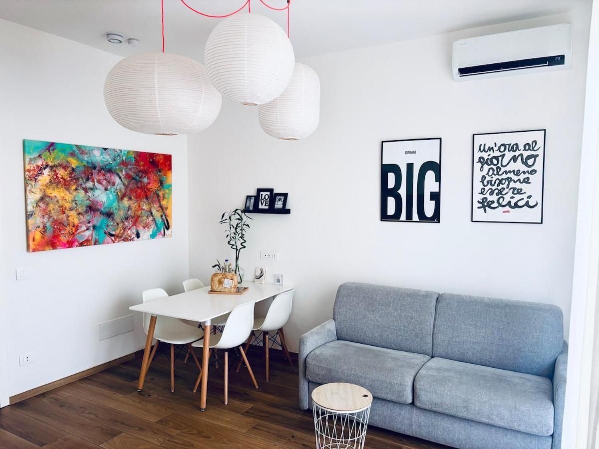 M4 White Monolocale Moderno E Funzionale Apartment Scandicci Bagian luar foto